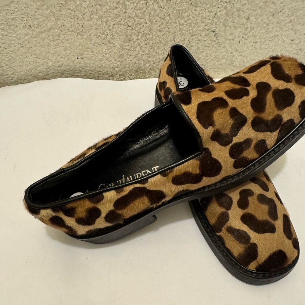 Yves Saint Laurent Leopard Print Flats in Tan and Black - Picture 3 of 9